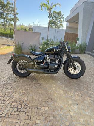 TRIUMPH BONNEVILLE BOBBER 1200 TRIUMPH BONNEVILLE BOBBER 1200
